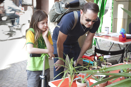 xqm-1_botanoadopt_03_ld